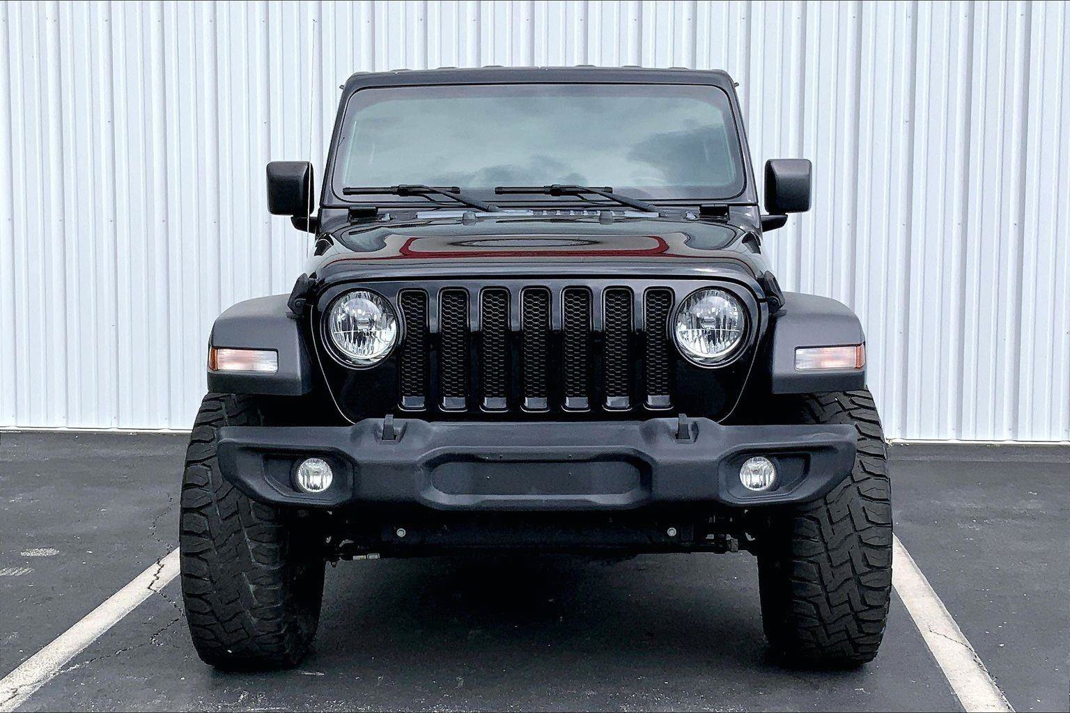 Used 2021 Jeep Wrangler Unlimited Sport AWD/4WD image 3