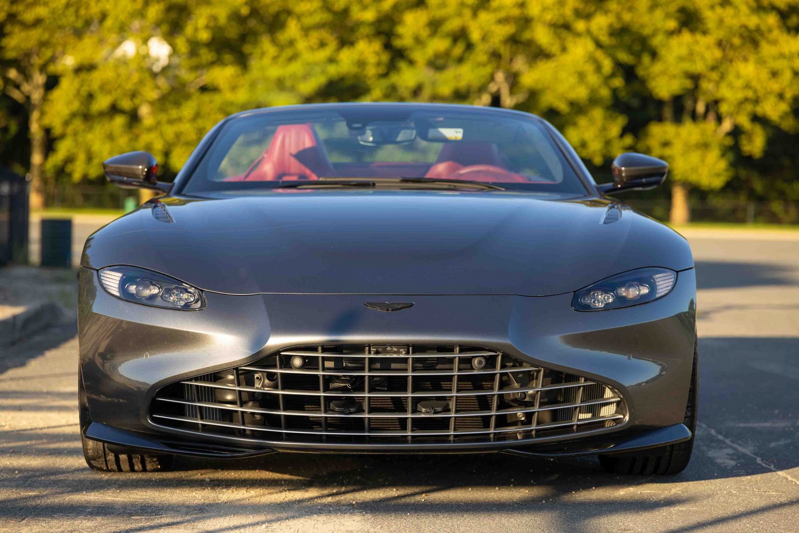 Used 2023 Aston Martin V8 Vantage Roadster RWD image 2
