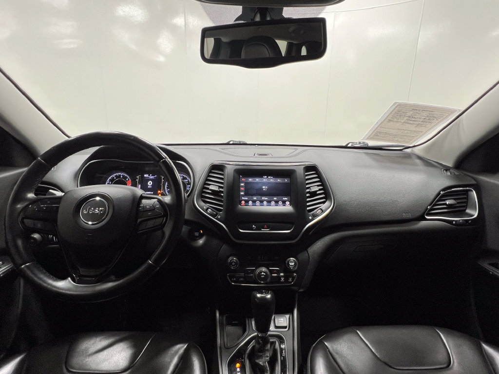 Used 2019 Jeep Cherokee Latitude Plus FWD image 19