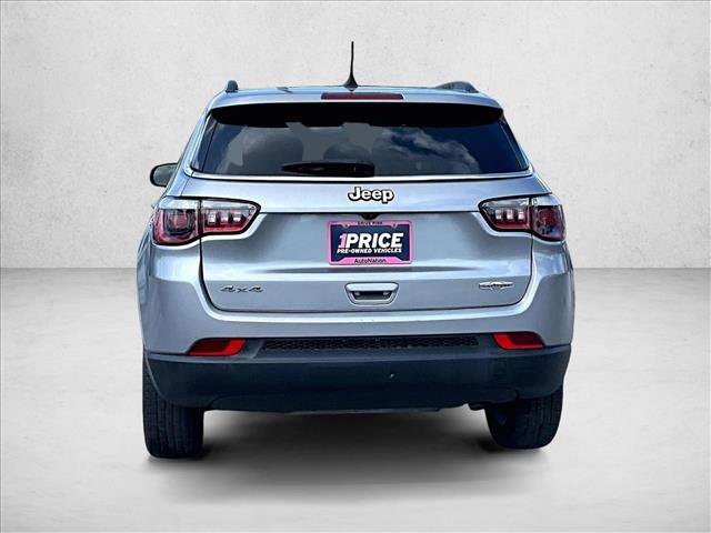 Used 2019 Jeep Compass Latitude w/ Popular Equipment Group AWD/4WD image 4