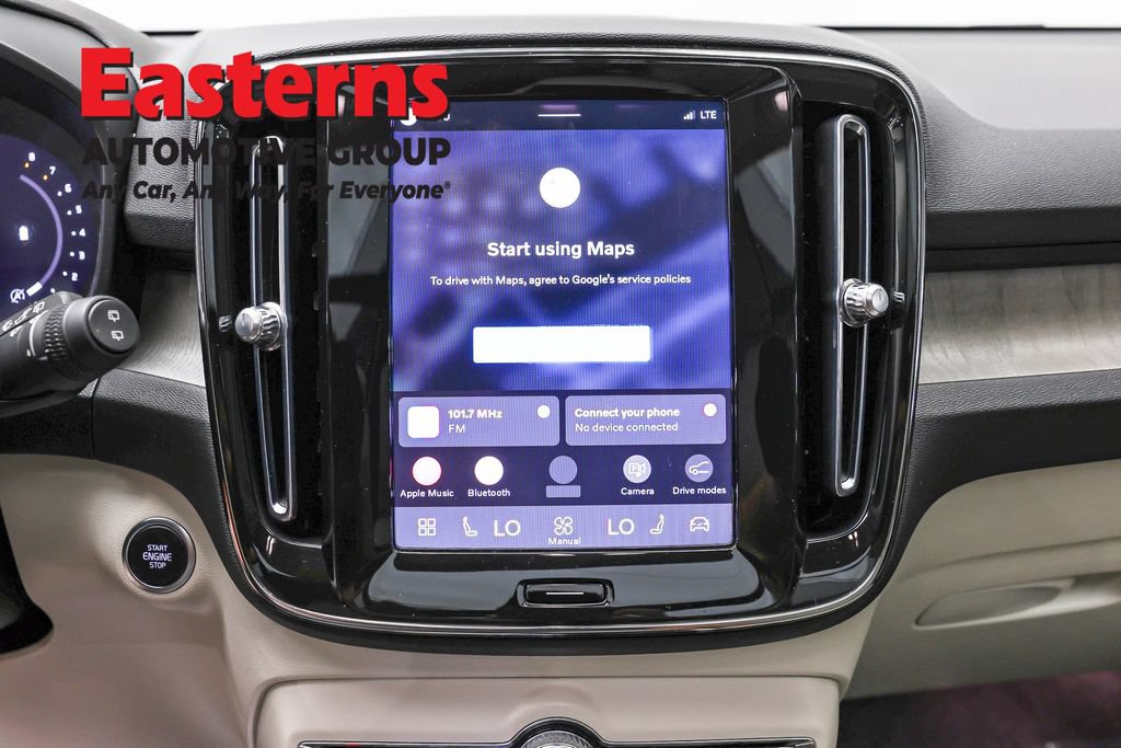 Used 2023 Volvo XC40 B4 Ultimate FWD image 12