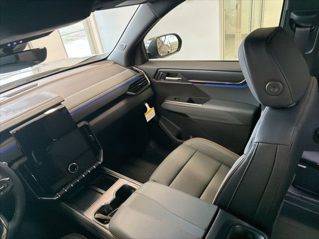 New 2026 GMC Acadia AT4 w/ Luxury Package image 21