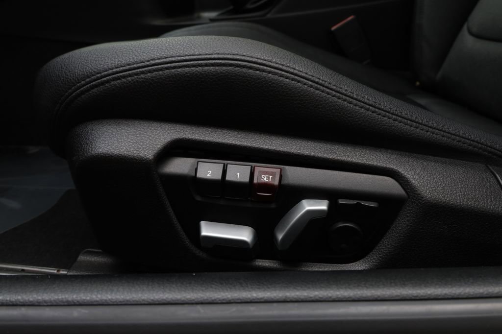 Used 2016 BMW M235i Coupe RWD image 15