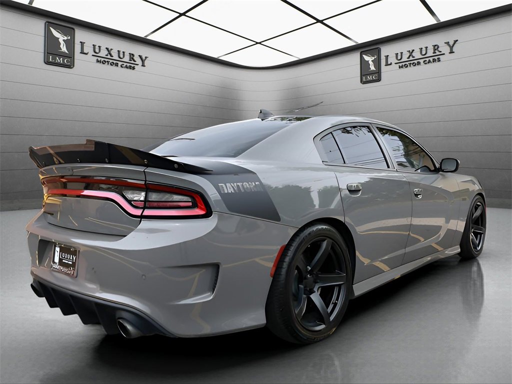 Used 2018 Dodge Charger R/T image 7