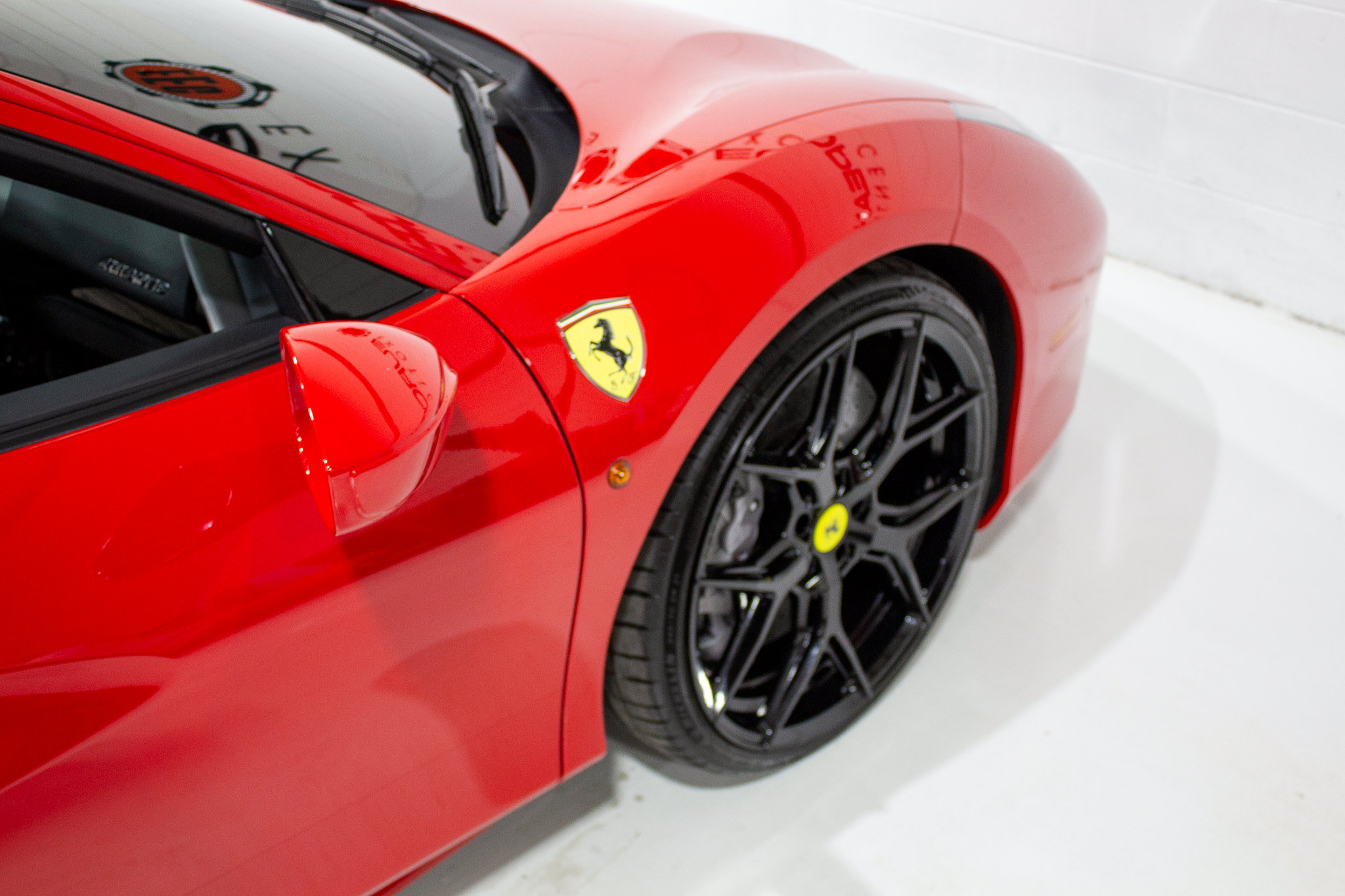Used 2018 Ferrari 488 GTB RWD image 12