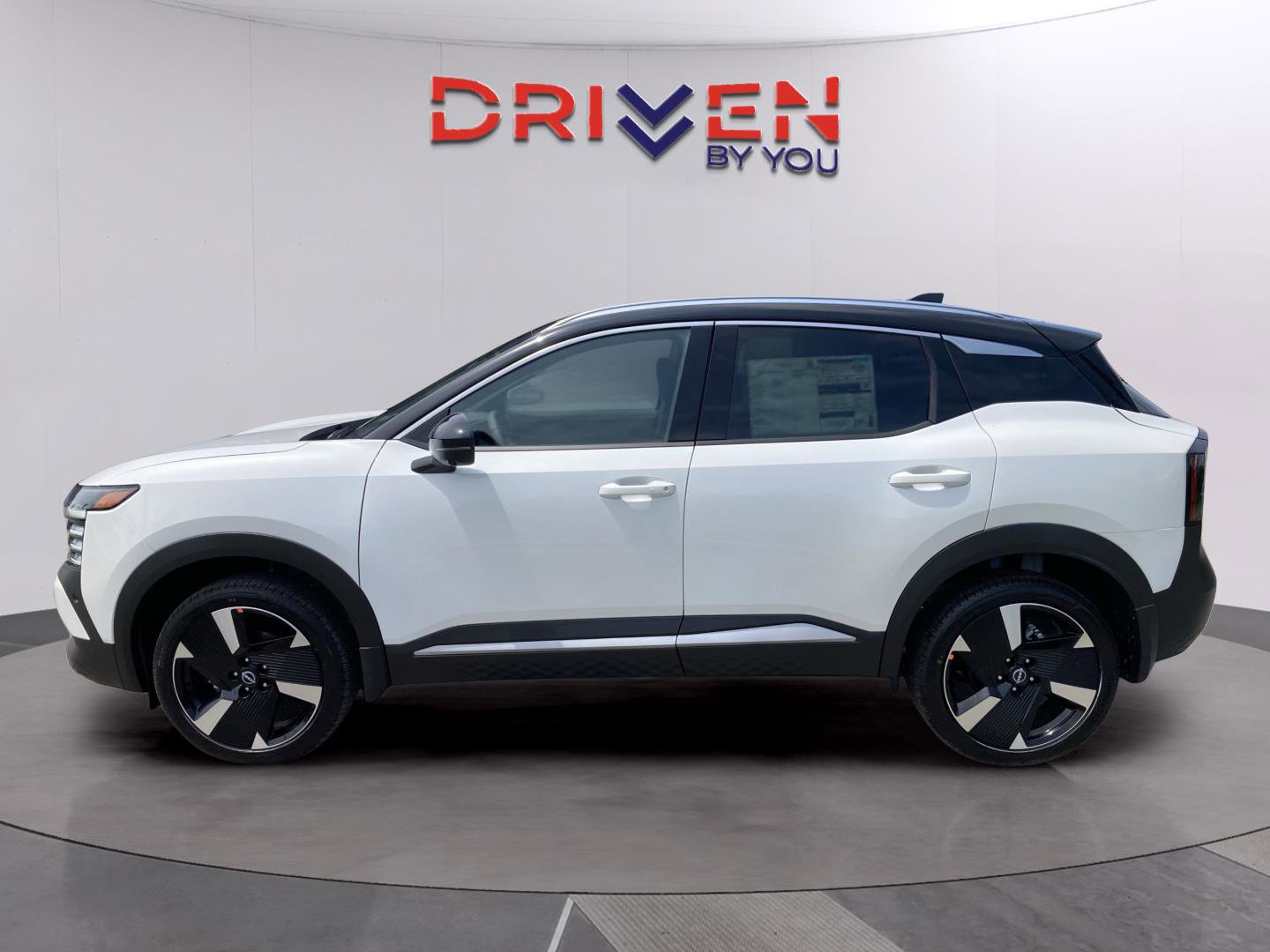 New 2025 Nissan Kicks SR image 2