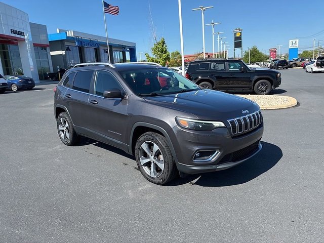 Used 2019 Jeep Cherokee Limited image 2