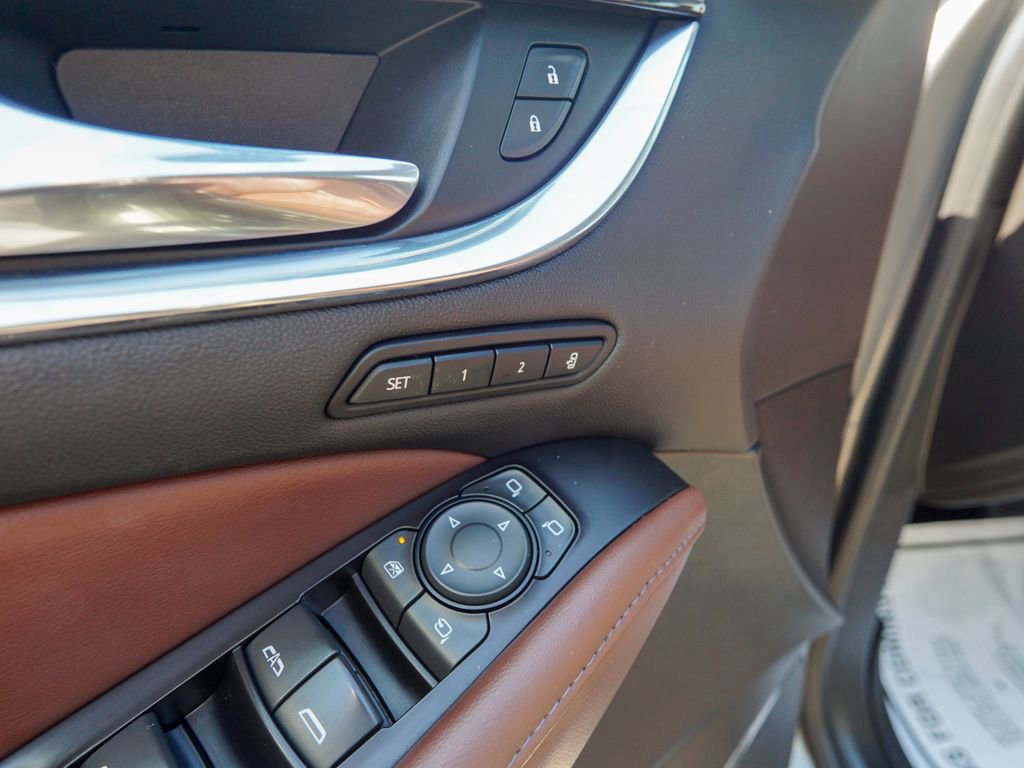 Used 2019 Buick Enclave Avenir w/ Avenir Technology Package AWD/4WD image 21