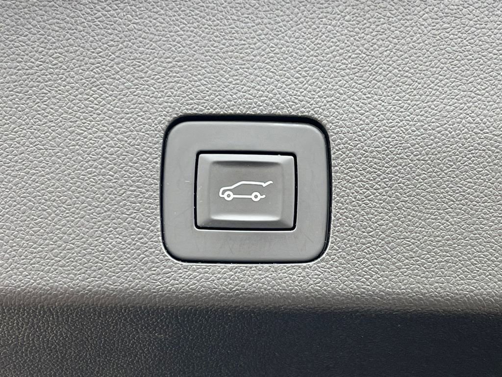 Certified 2025 Buick Encore GX Sport Touring w/ Experience Buick Package image 36