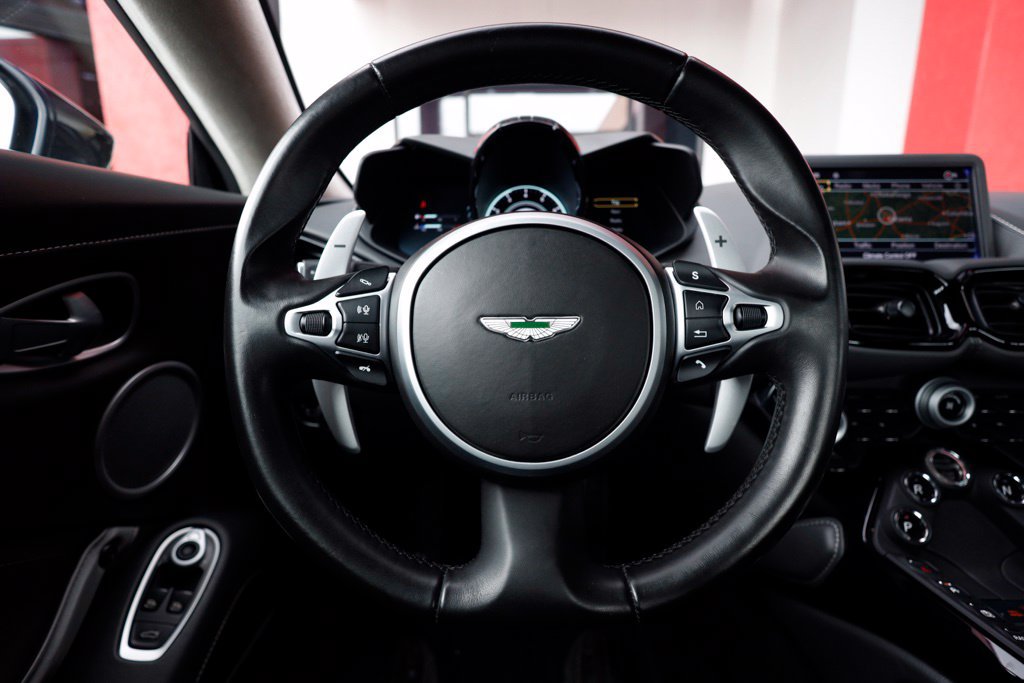 Used 2019 Aston Martin V8 Vantage Coupe RWD image 19
