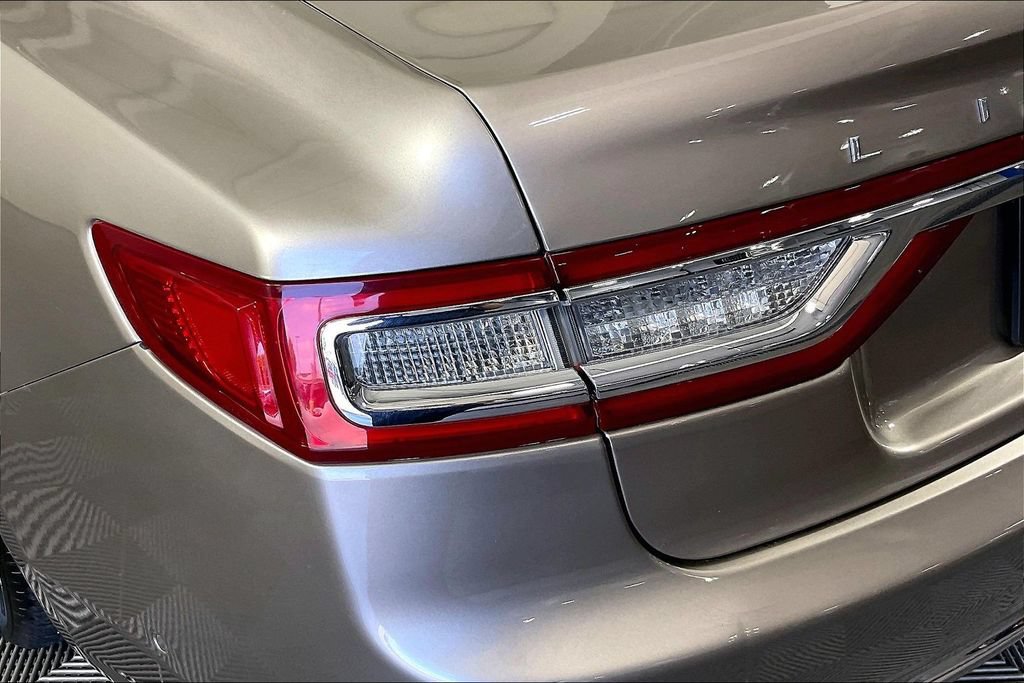 Used 2019 Lincoln Continental Reserve AWD/4WD image 40