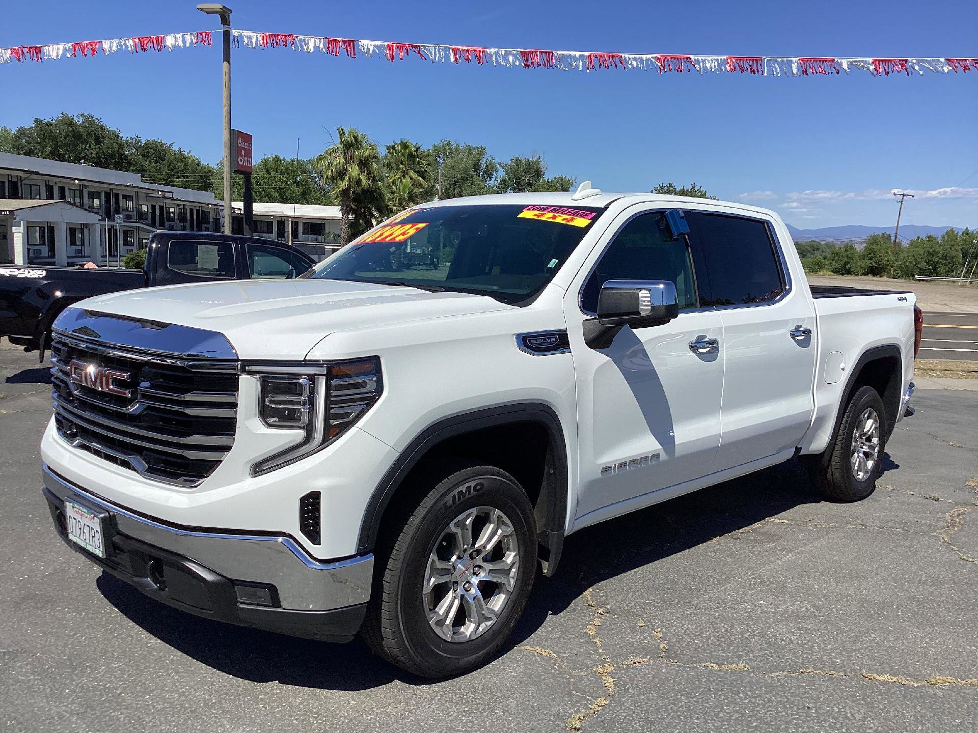 Used 2024 GMC Sierra 1500 SLT AWD/4WD image 5
