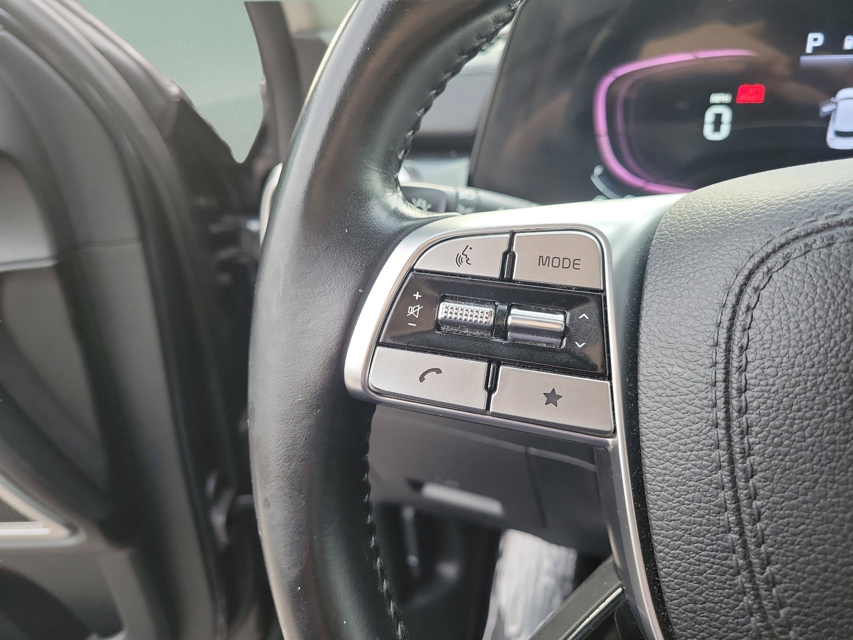 Used 2023 Kia Telluride LX FWD image 21