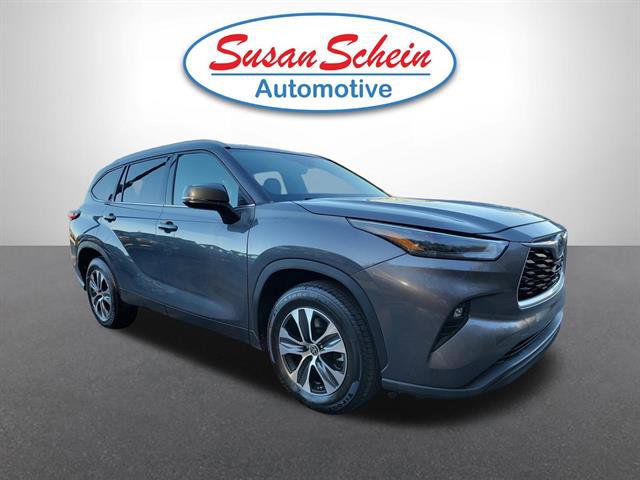 Used 2022 Toyota Highlander XLE image 20