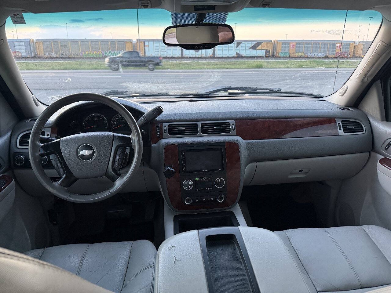 Used 2010 Chevrolet Silverado 1500 LTZ w/ Convenience Package AWD/4WD image 9