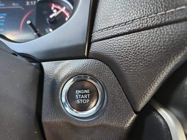 Used 2025 Toyota RAV4 XLE FWD image 33