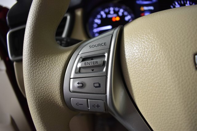 Used 2015 Nissan Rogue SV image 16