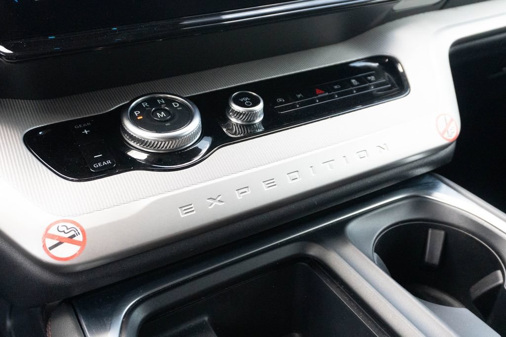 Used 2025 Ford Expedition Active RWD image 29