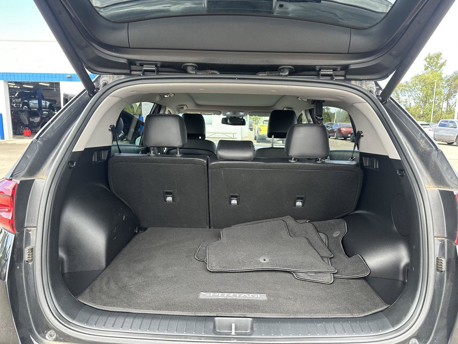 Used 2021 Kia Sportage EX w/ EX Technology Package FWD image 11