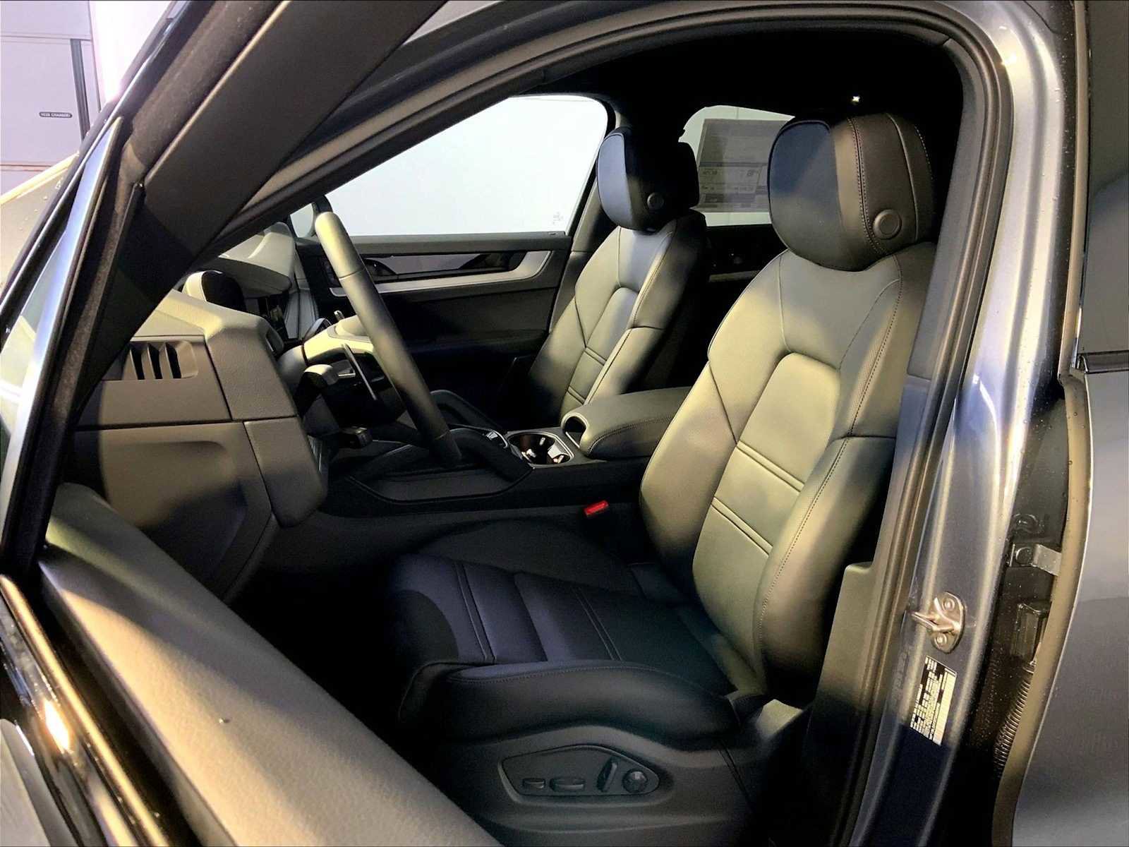 New 2026 Porsche Cayenne S image 5