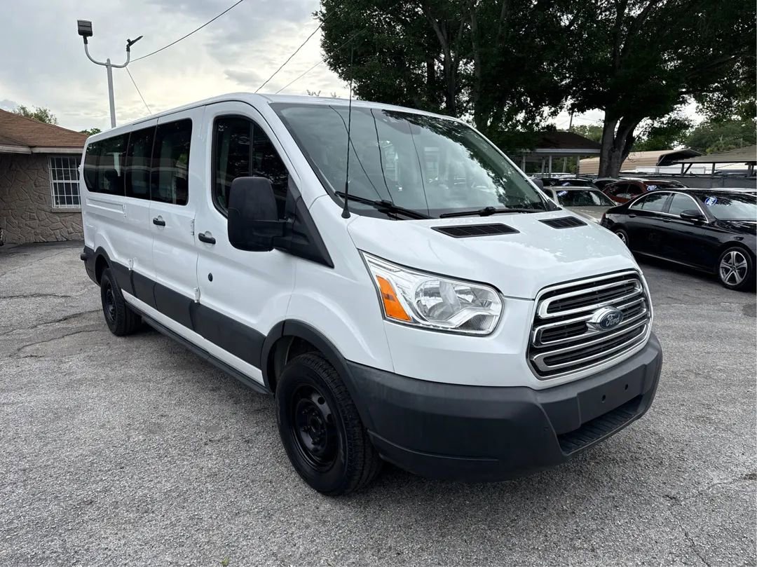 Used 2018 Ford Transit 350 XLT RWD image 3