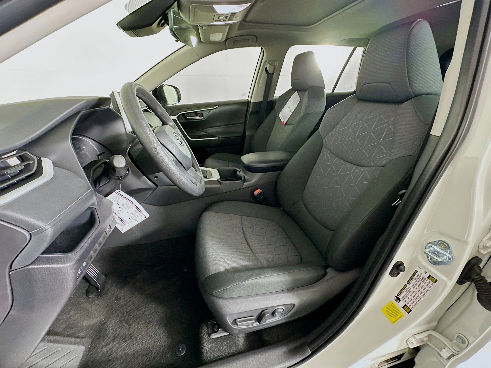Used 2025 Toyota RAV4 XLE w/ Convenience Package FWD image 13