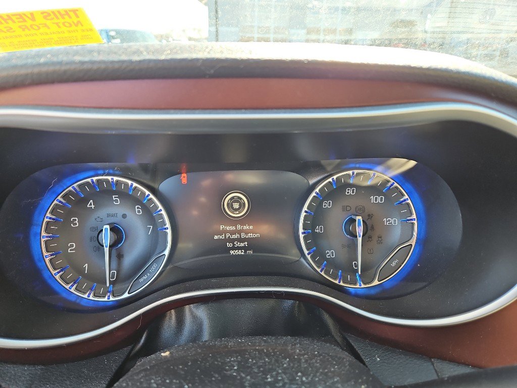 Used 2020 Chrysler Pacifica Limited image 9