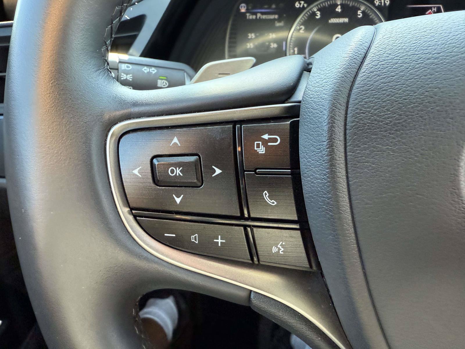 Used 2025 Lexus ES 350 w/ Premium Package FWD image 22