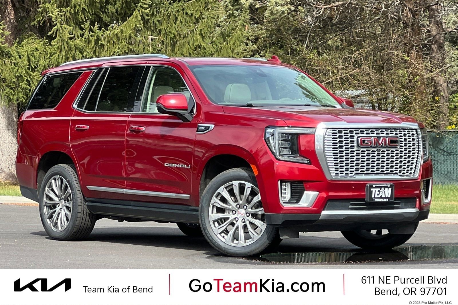 Used 2021 GMC Yukon Denali w/ Denali Premium Package image 1