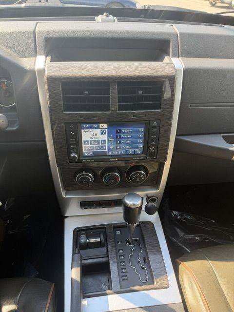 Used 2011 Jeep Liberty 70th Anniversary AWD/4WD image 17