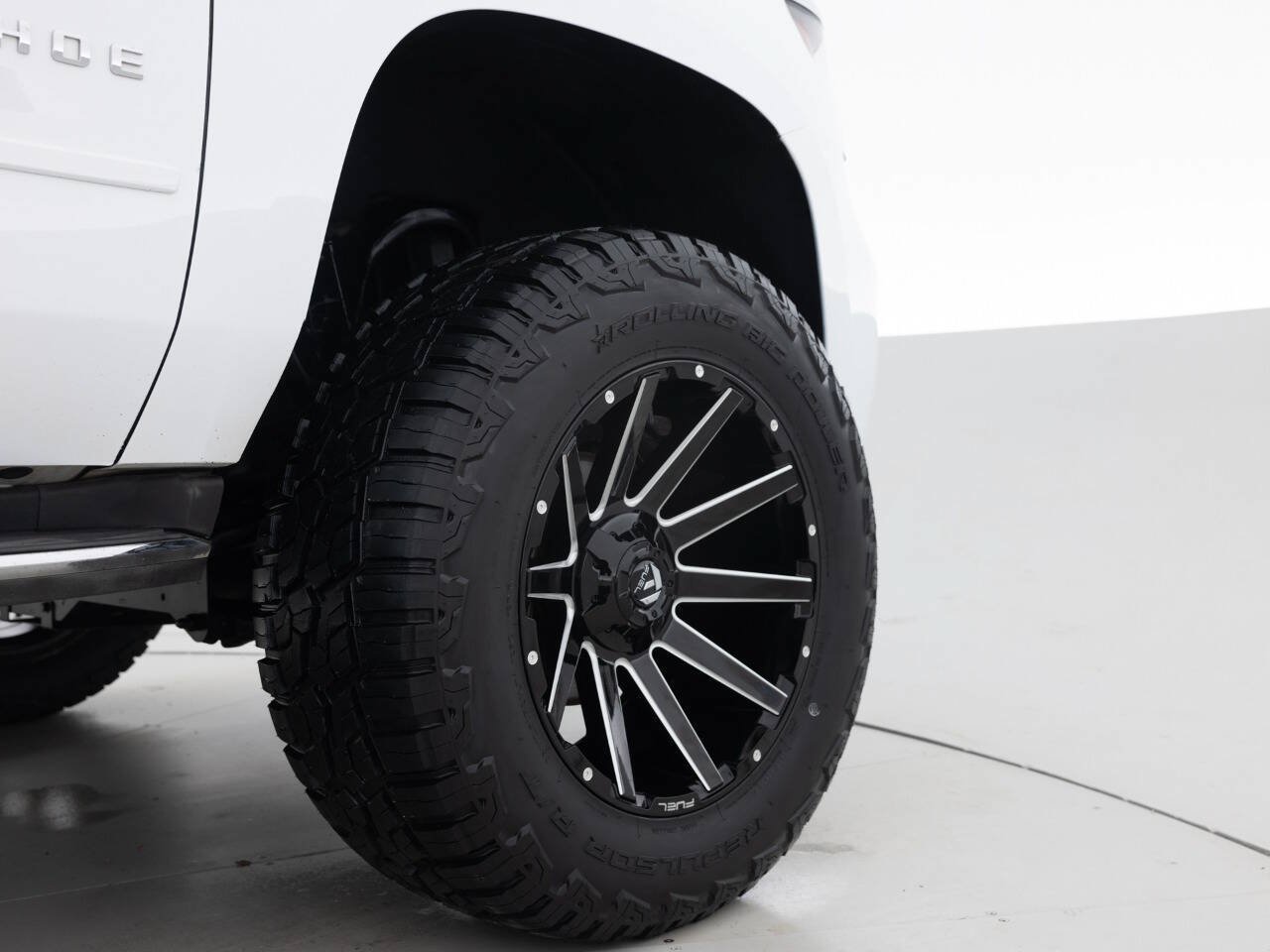 Used 2018 Chevrolet Tahoe Premier AWD/4WD image 18