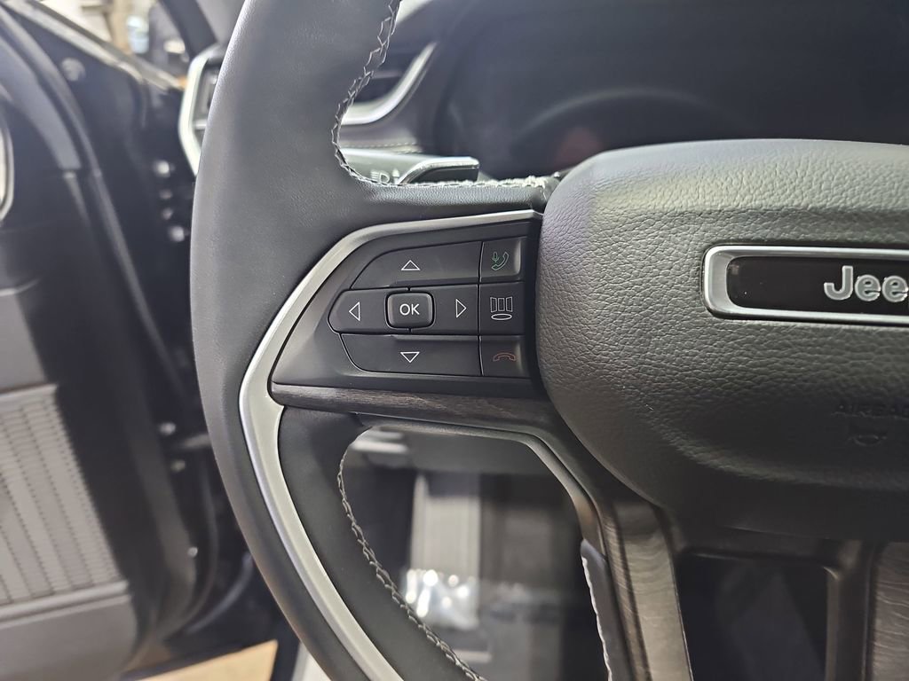 Certified 2023 Jeep Grand Cherokee Limited image 16