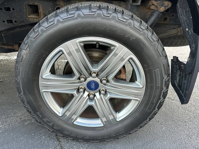 Used 2018 Ford F150 XLT w/ Equipment Group 302A Luxury AWD/4WD image 26