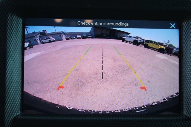 Used 2023 Jeep Wrangler Unlimited AWD/4WD image 31