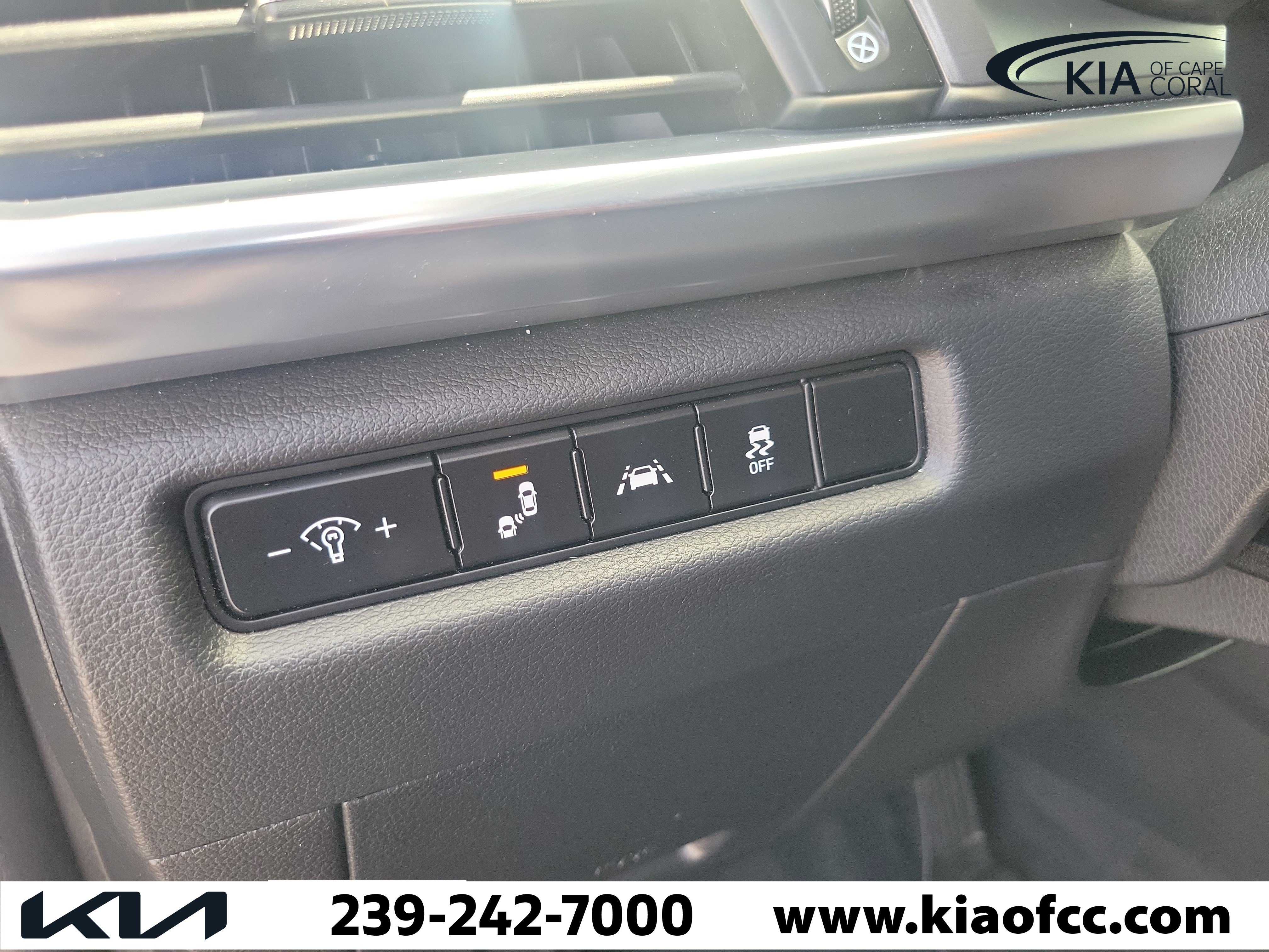 Used 2022 Kia Telluride LX FWD image 28