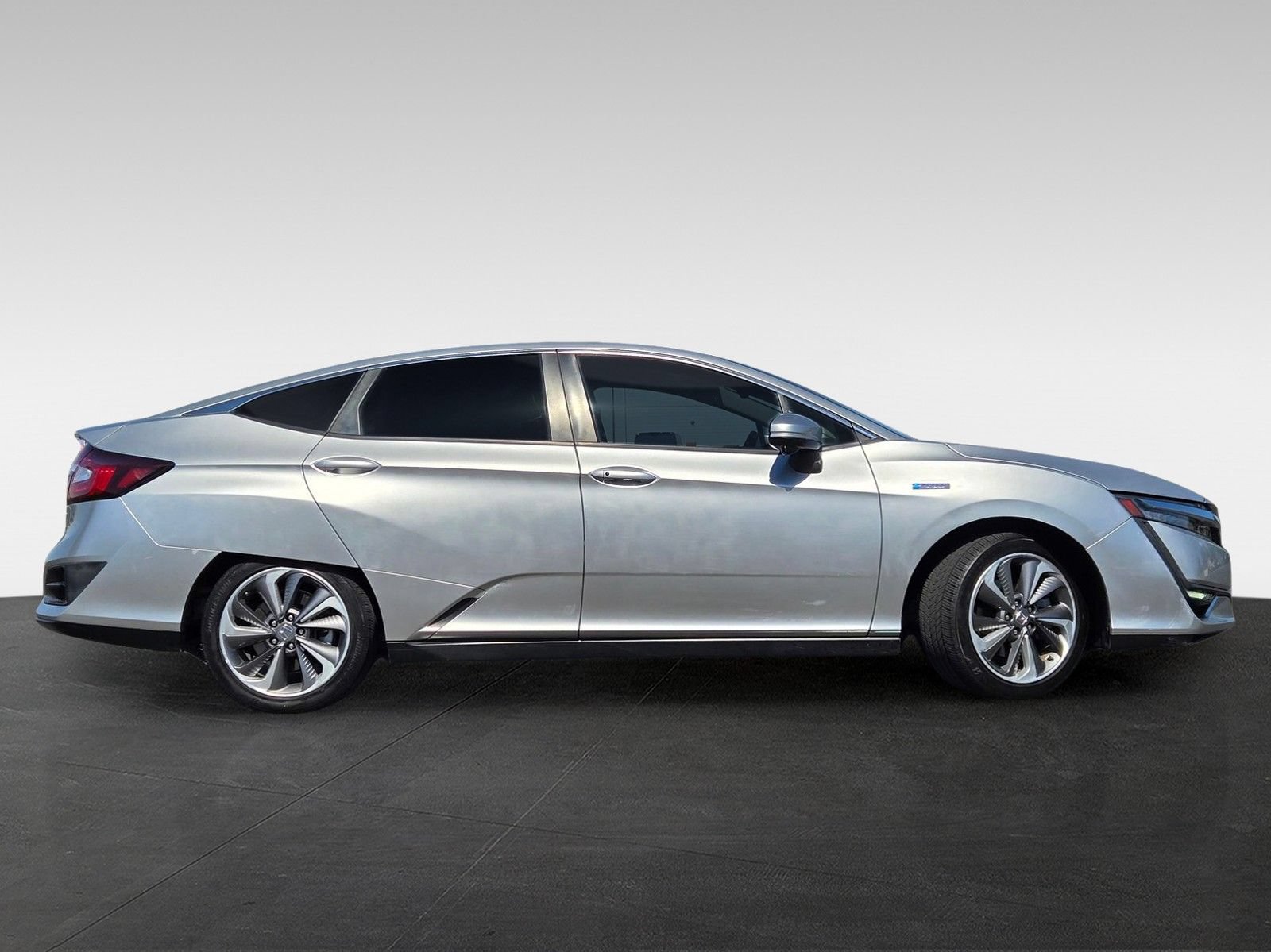 Used 2019 Honda Clarity Plug-In Hybrid image 3