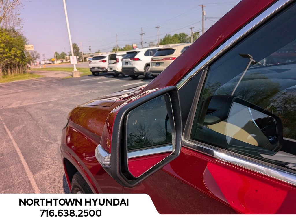 Used 2023 Chevrolet Traverse Premier w/ LPO, Floor Liner Package AWD/4WD image 47