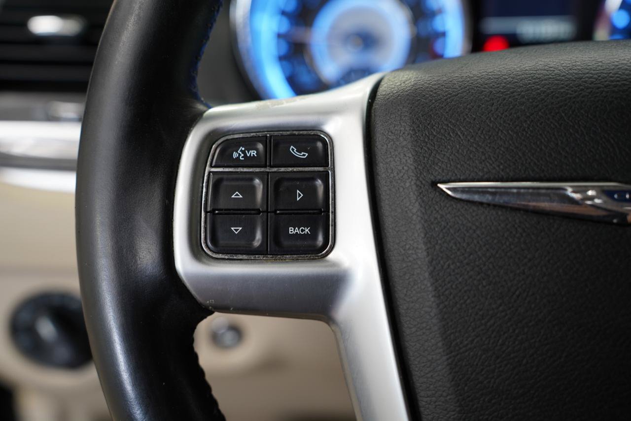Used 2011 Chrysler 300 Limited RWD image 13