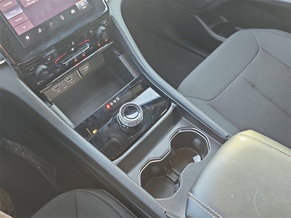 Used 2025 Jeep Grand Cherokee Laredo w/ Luxury Tech Group I image 25