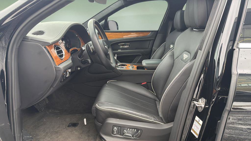 Used 2021 Bentley Bentayga image 20