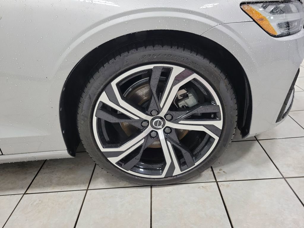 Used 2024 Volvo S60 B5 Core image 40