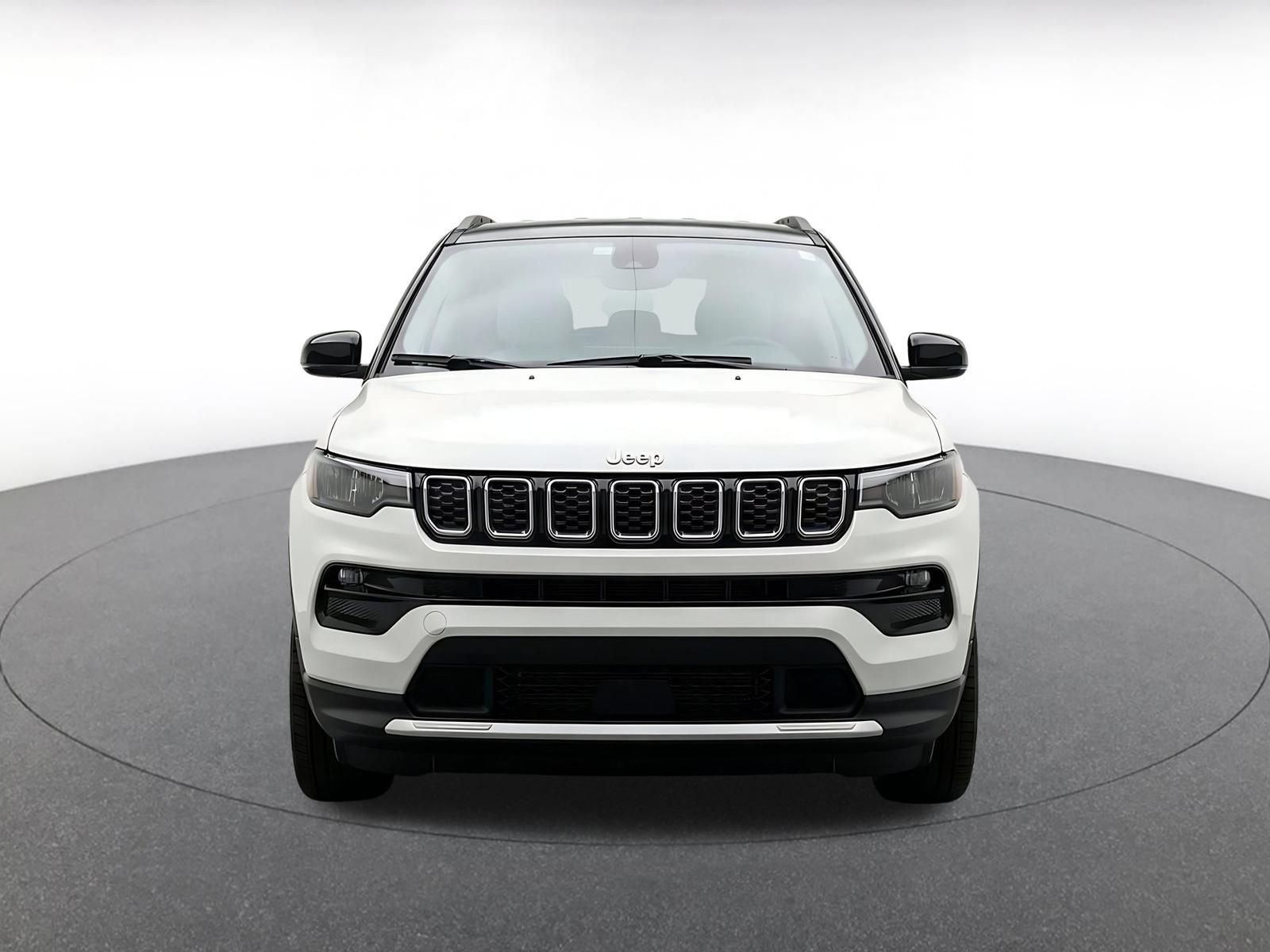 Used 2025 Jeep Compass Limited AWD/4WD image 2