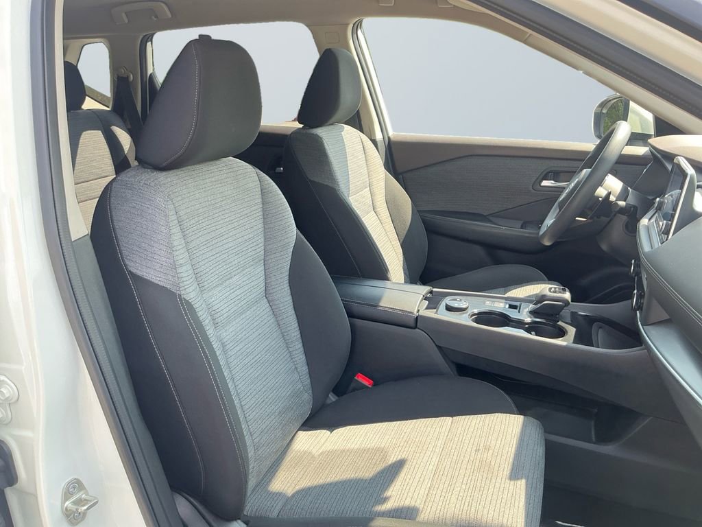 Used 2023 Nissan Rogue SV image 15