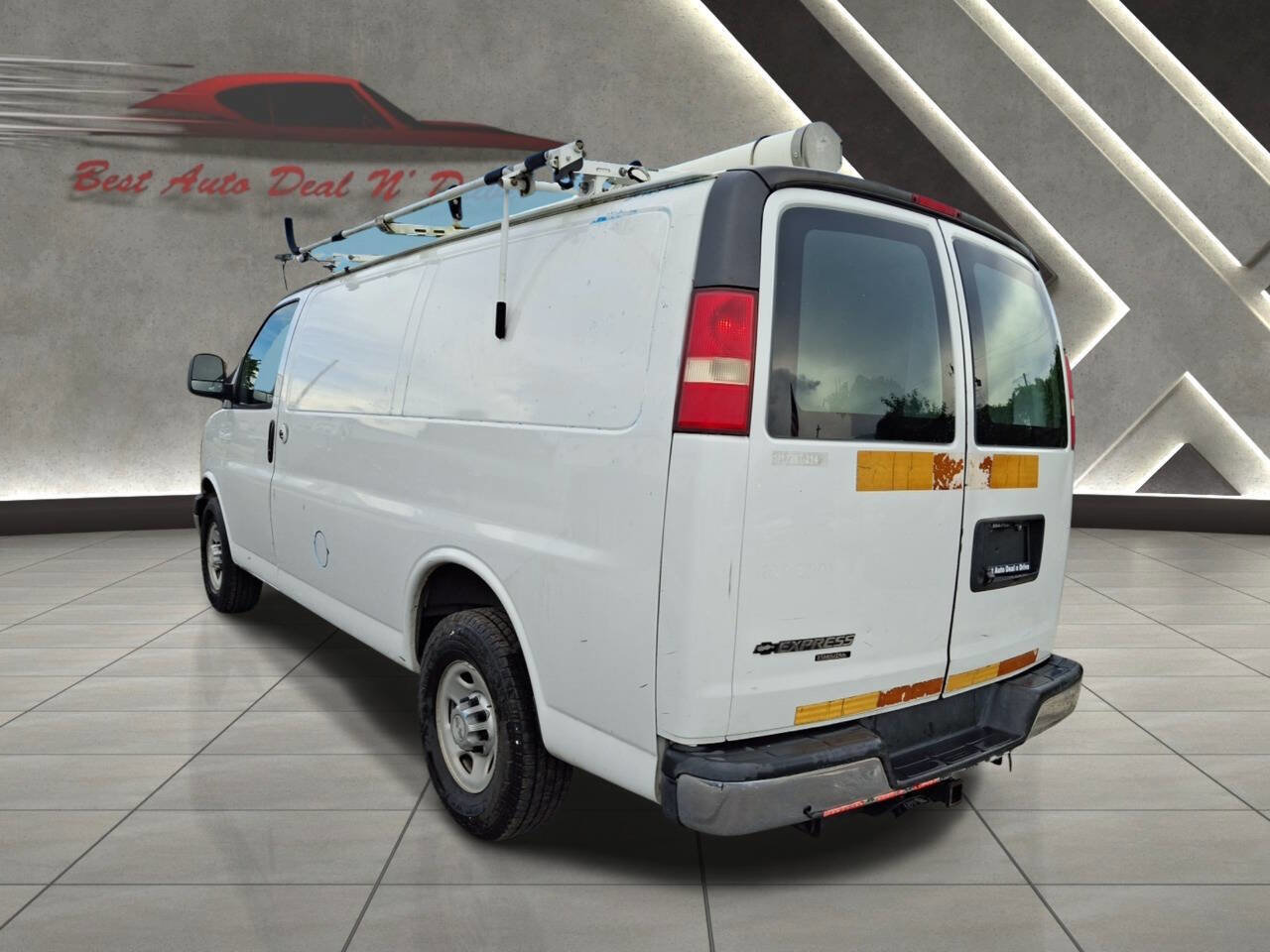 Used 2014 Chevrolet Express 2500 image 10