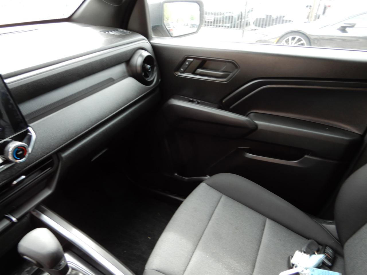 Used 2023 Chevrolet Colorado W/T w/ WT Convenience Package II AWD/4WD image 17