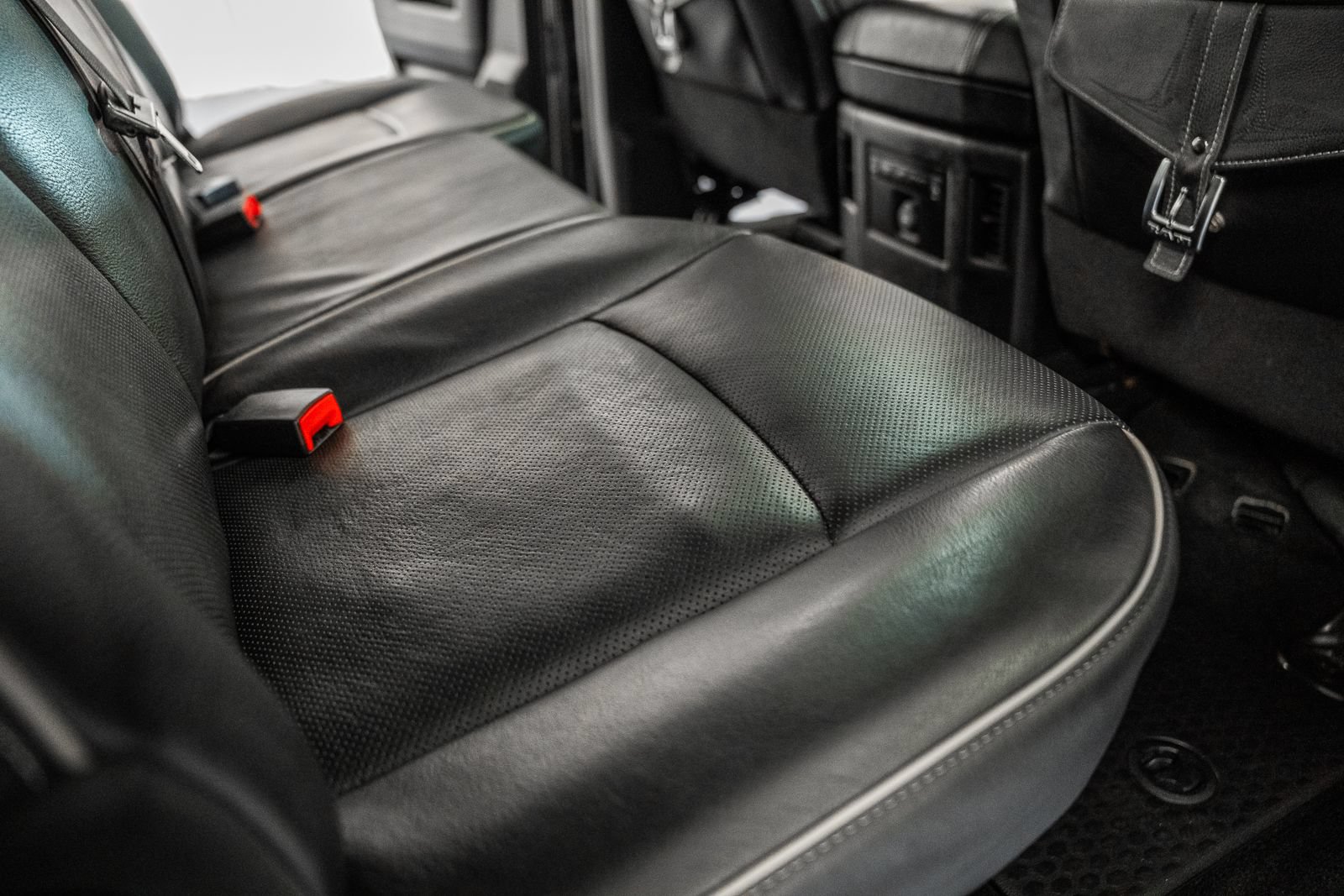 Used 2015 RAM 1500 Limited AWD/4WD image 39