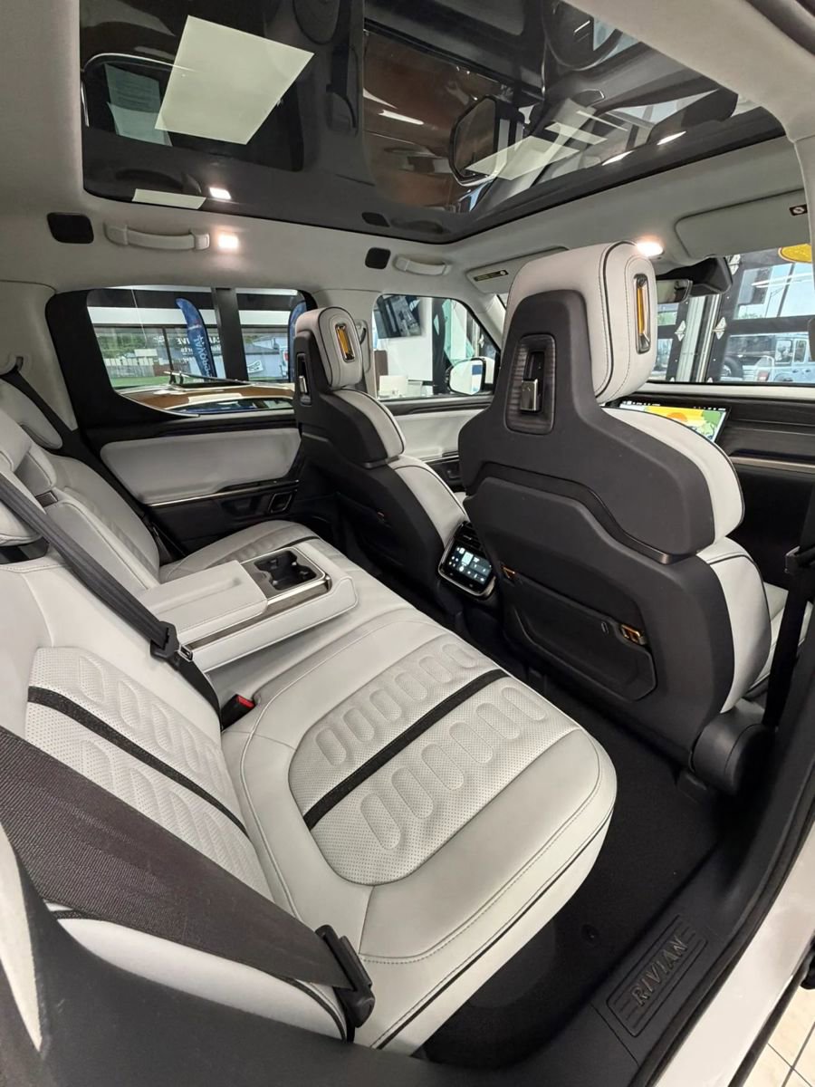 Used 2022 Rivian R1T Adventure AWD/4WD image 30
