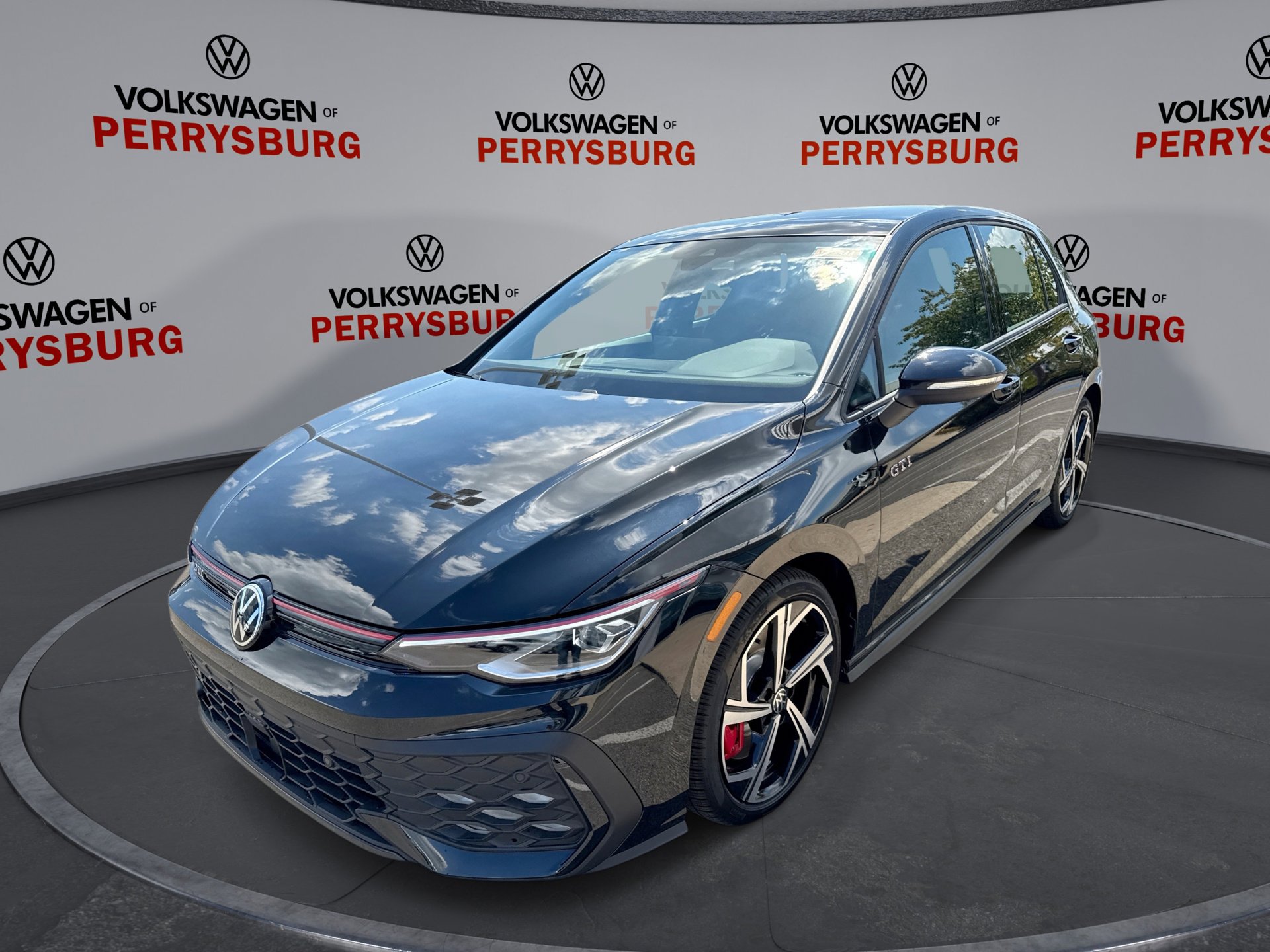 New 2025 Volkswagen GTI SE image 1