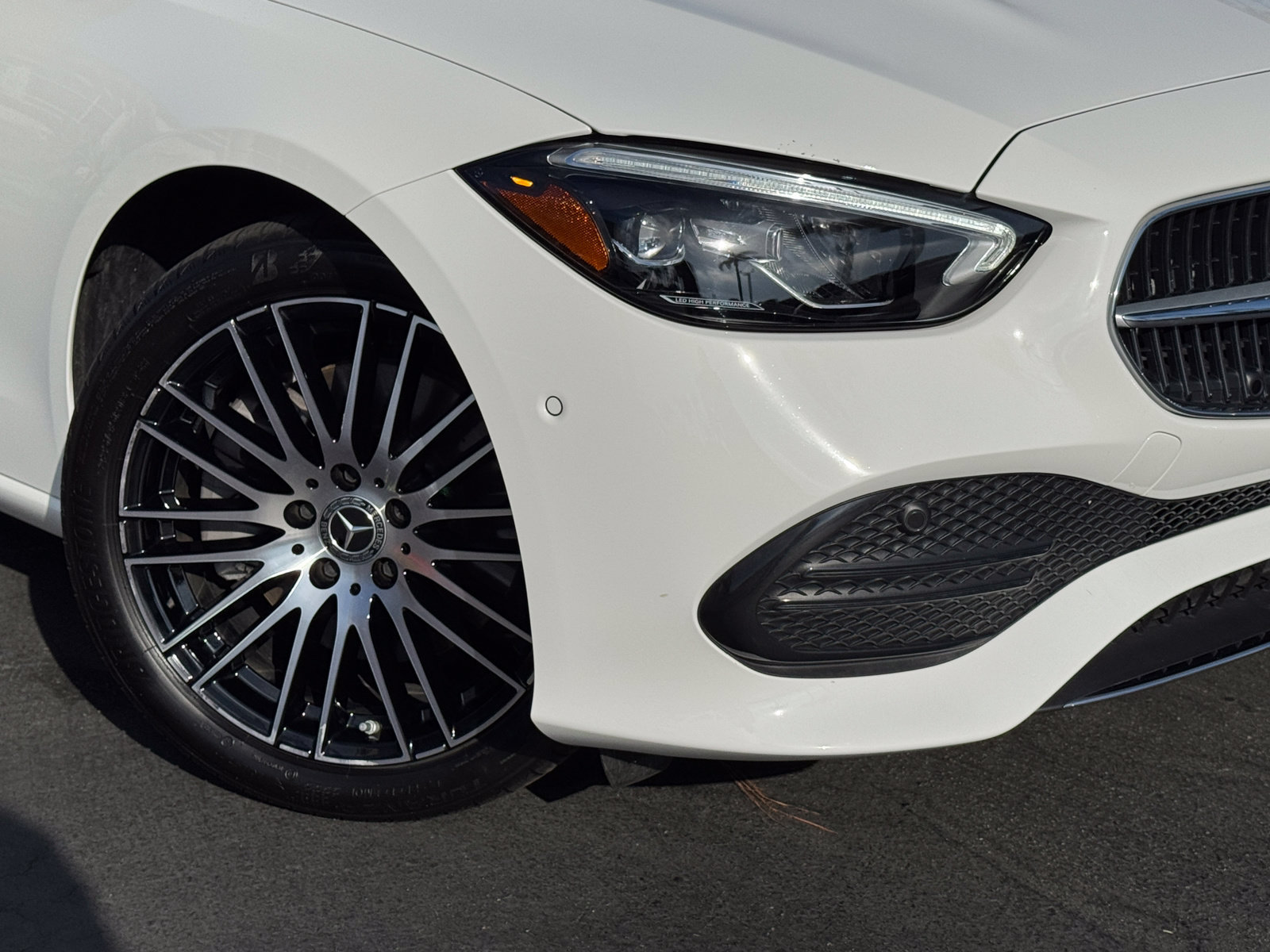 Used 2025 Mercedes-Benz C 300 Sedan image 2