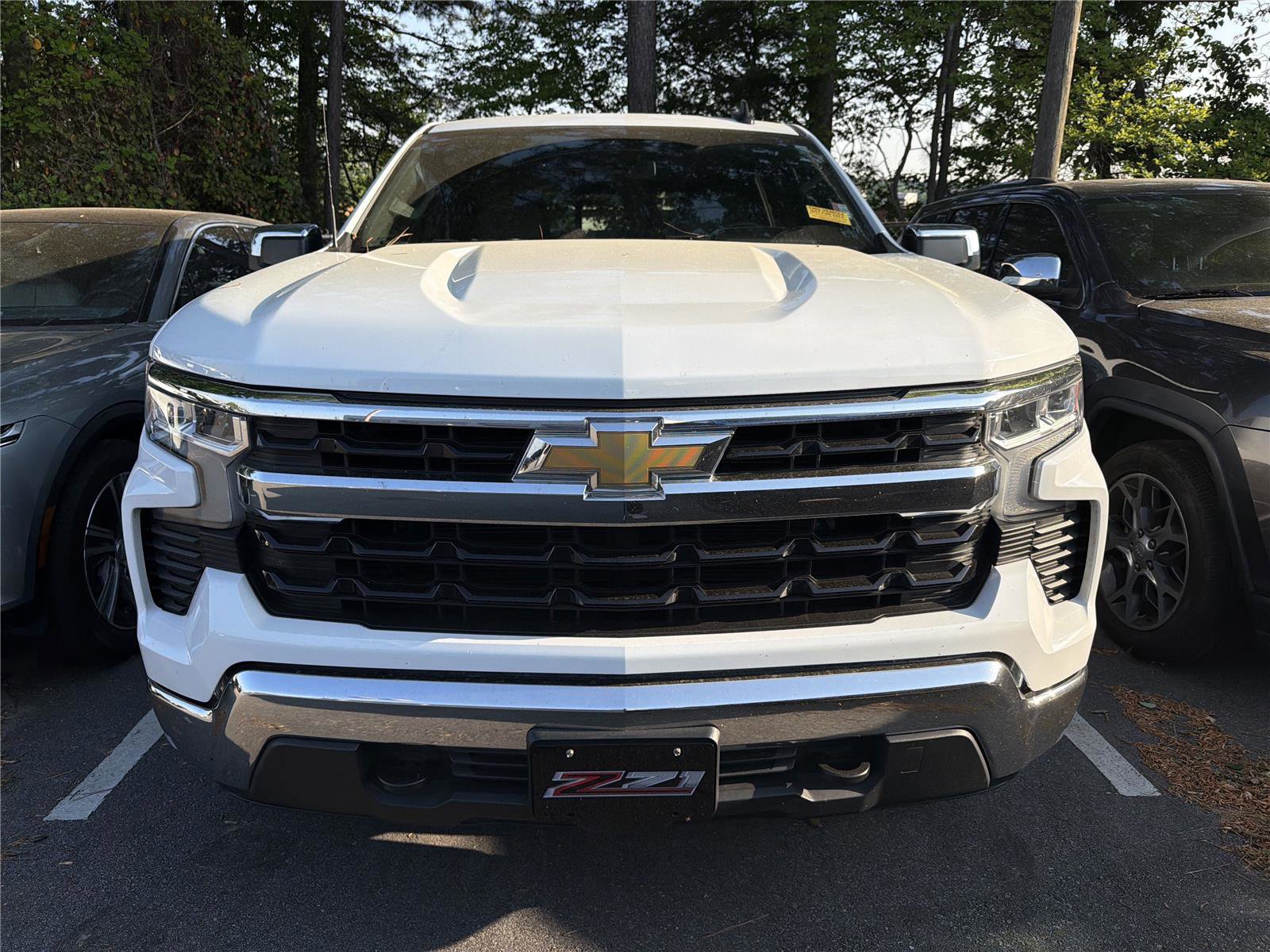 Used 2024 Chevrolet Silverado 1500 LT AWD/4WD image 2